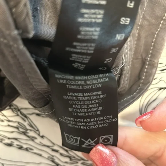 Women’s Kuhl shorts size 2. Perfect condition - Picture 5 of 8